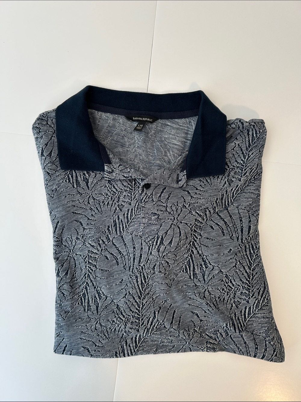 Banana Republic Men’s navy Patterned Polo with Navy Collar